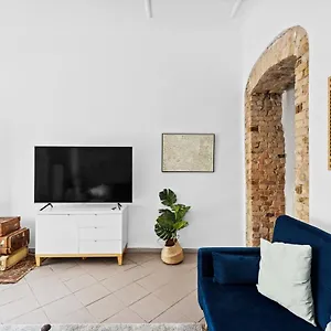 https://rustic-oasis-in-reuterkiez.find-berlin-hotels.com
