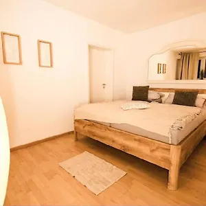 https://apt-willkommen-im-lilly-in-direkt-am-flughafen-fmo.dortmundhotels.net